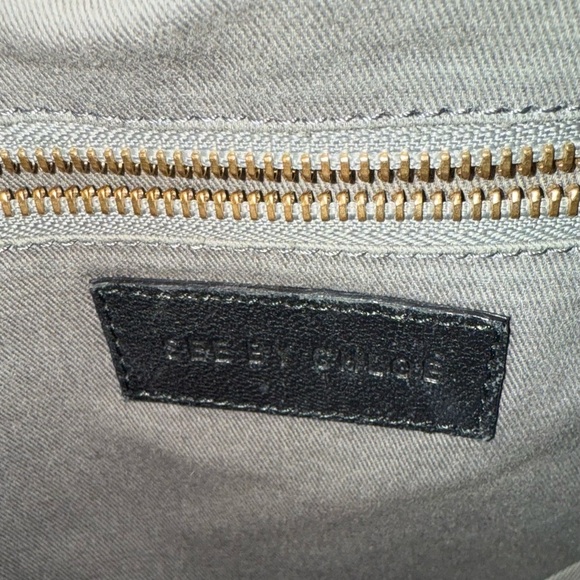 See by Chloe Elegant Black Leather Shoulder Bag - Picture 10 of 11